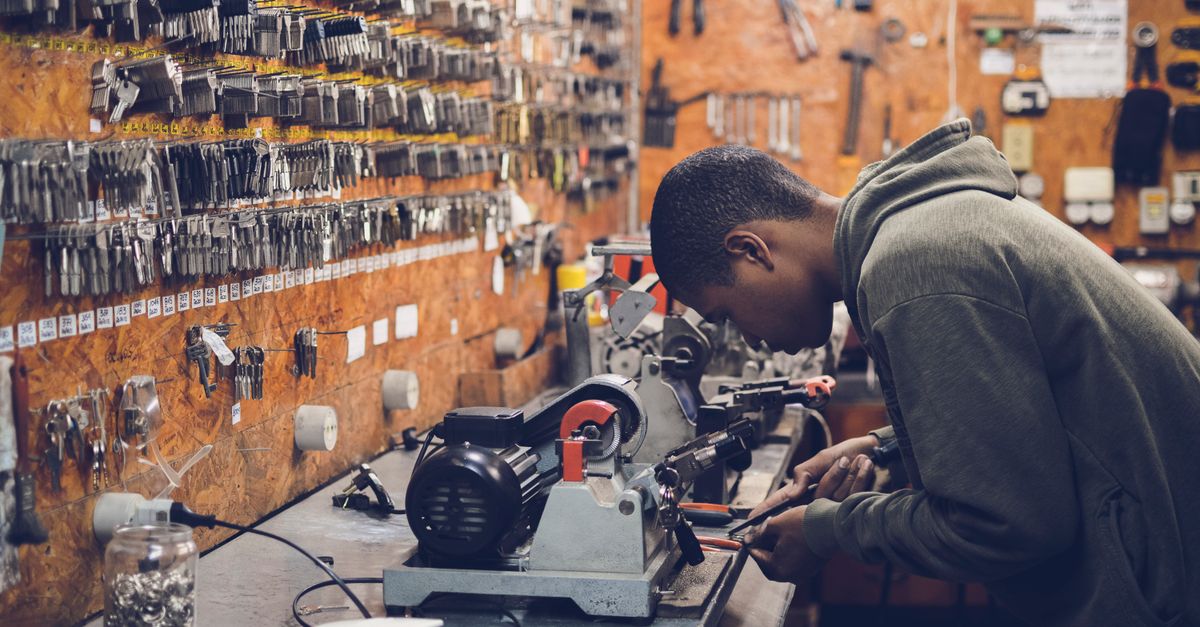 key maker professional — Downtown Locksmith Chicago